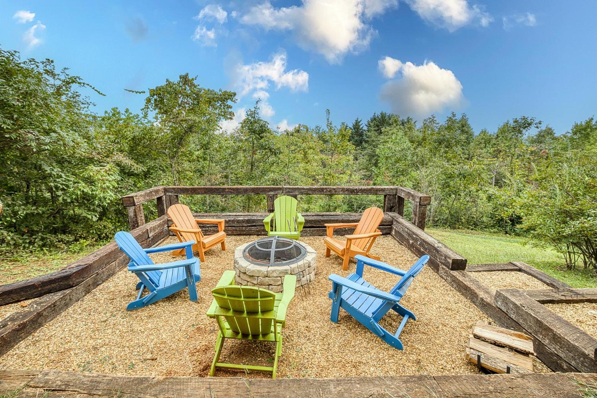בלו רידג' Sky High Lodge By Bk Stays. Large Cabin. Amazing Views. Game Room. Jacuzzi. Six Bedrooms. Sleeps 12 מראה חיצוני תמונה