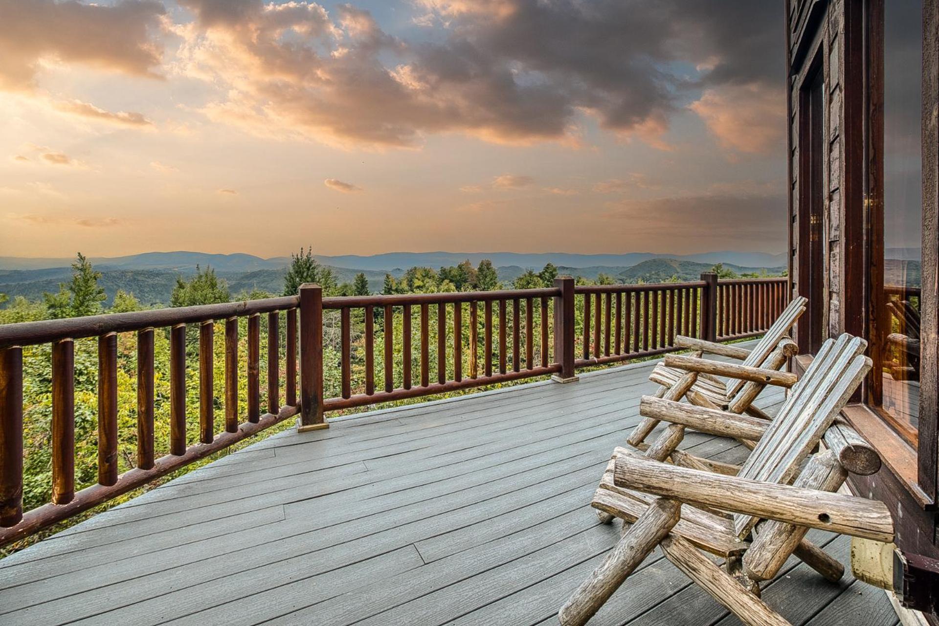 בלו רידג' Sky High Lodge By Bk Stays. Large Cabin. Amazing Views. Game Room. Jacuzzi. Six Bedrooms. Sleeps 12 מראה חיצוני תמונה